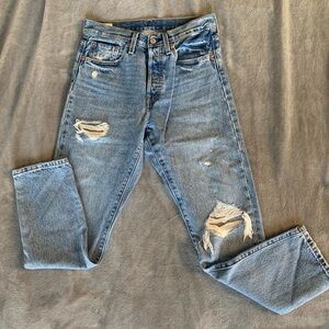 Distressed Levi’s 501 Skinny
